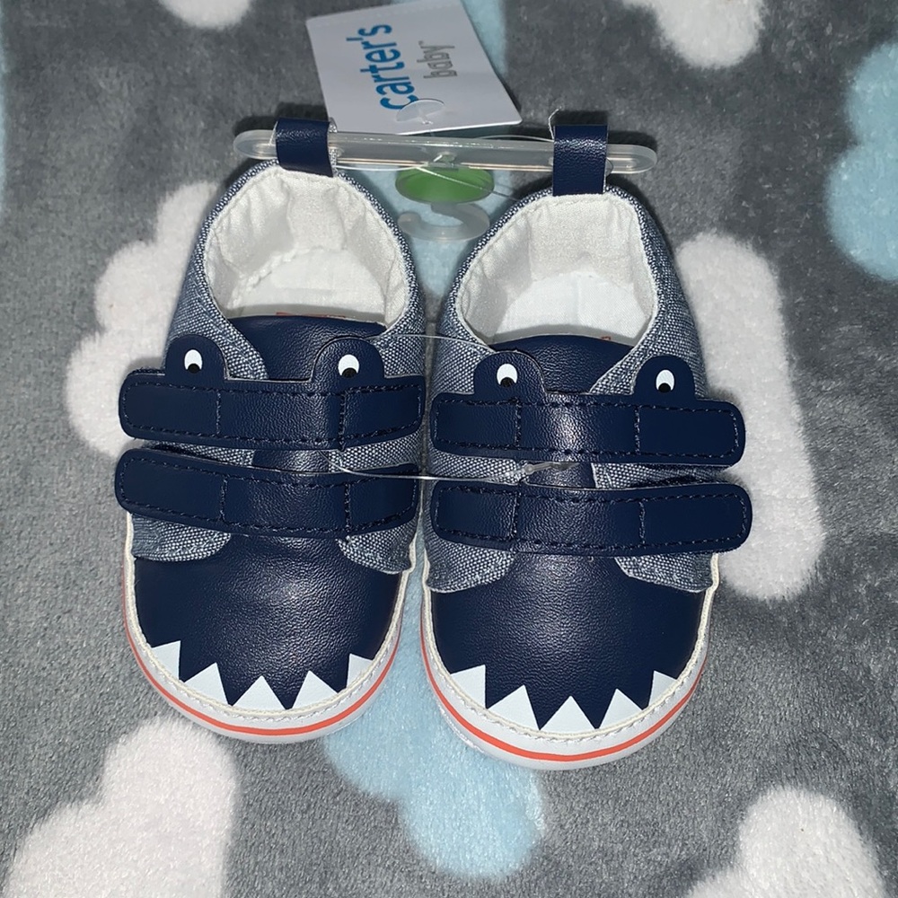 Carter’s baby  shoes 0-3M